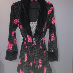 Betsey Johnson Robe
